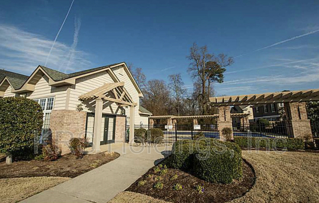 932 SOUTHMOOR DR