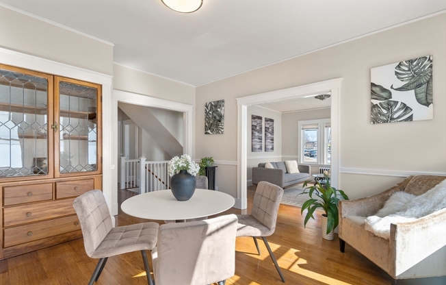 8 CHARLESVIEW ST