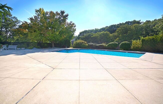 2 beds, 1 bath, 1,050 sqft, $2,400, Unit 59-2