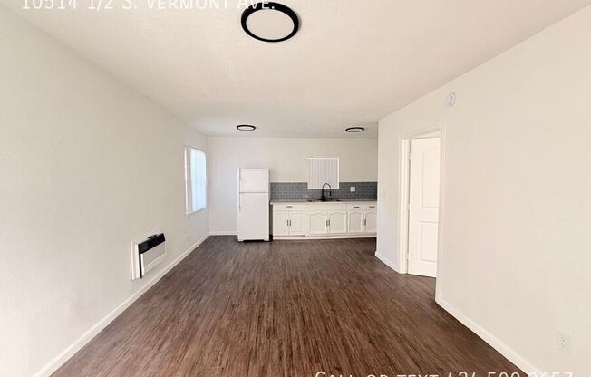 10514 1/2 S VERMONT AVE
