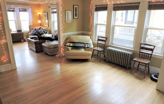 86 HENRY ST