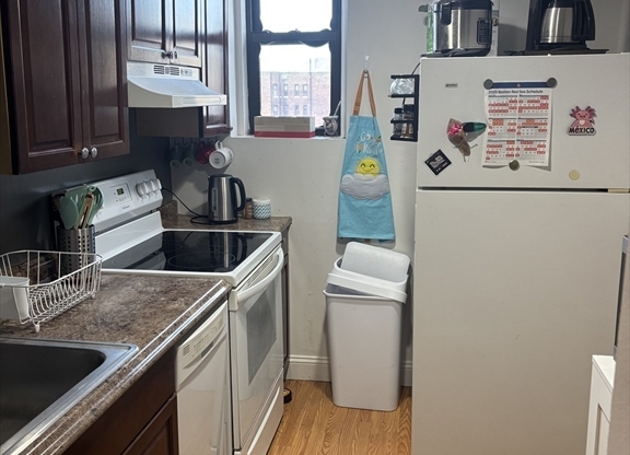 2 beds, 1 bath, 715 sqft, $3,500, Unit 705