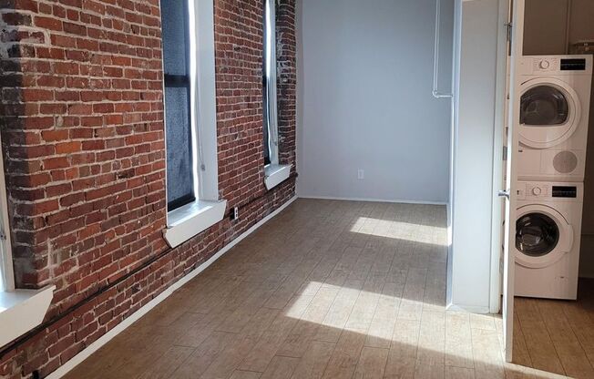 1 bed, 1 bath, 728 sqft, $1,400, Unit 304