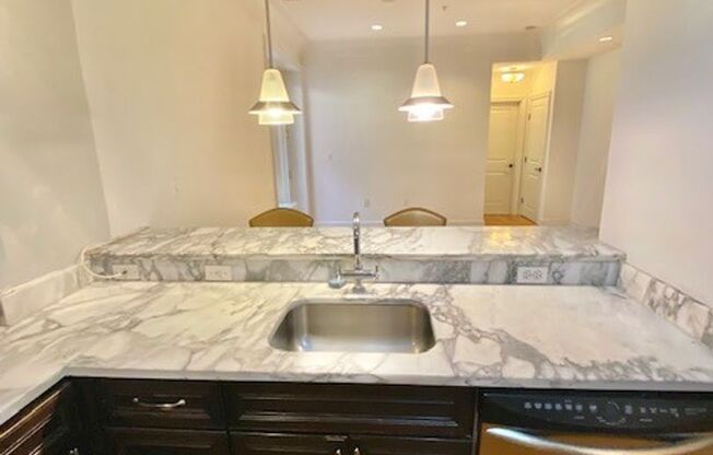 1 bed, 1 bath, $2,300