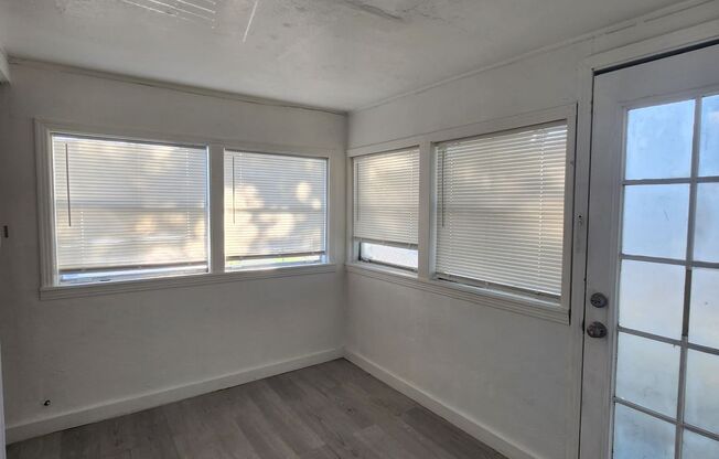 3 beds, 1 bath, $1,700, Unit Apt. 1