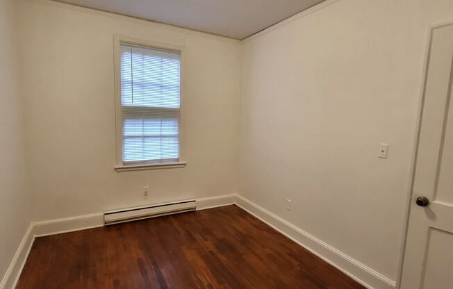 2 beds, 1 bath, $750