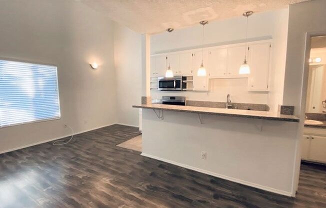 1 bed, 1 bath, 885 sqft, $1,975, Unit 097#12