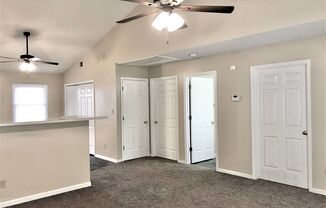 2 beds, 1 bath, $995, Unit Apt D