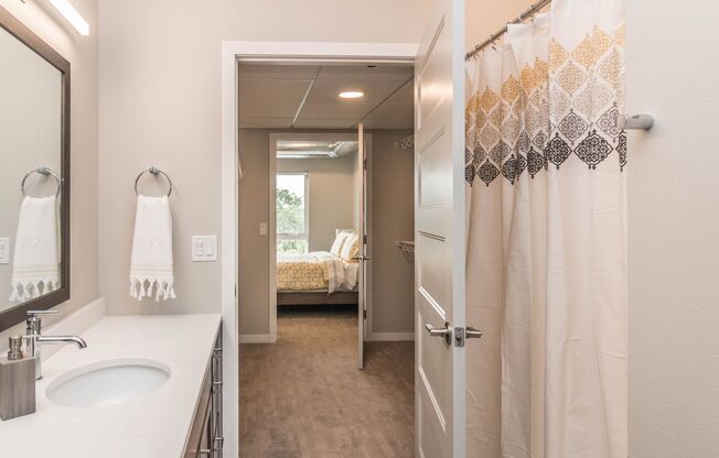 2 beds, 2 baths, 1,098 sqft, $1,630, Unit 422