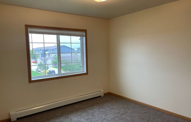 3 beds, 2 baths, 1,170 sqft, $1,355, Unit 5100-311