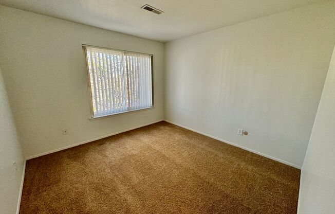 2 beds, 1 bath, 1,000 sqft, $1,295, Unit 617 Flint Rd. #6