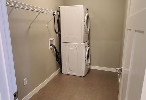 2 beds, 2 baths, $1,525, Unit 217