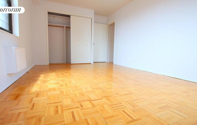 2 beds, 1 bath, $6,800, Unit 15D