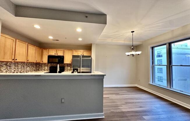 1 bed, 1 bath, 779 sqft, $1,600