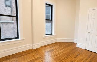 524 W 123 ST