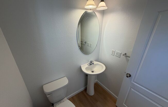 3 beds, 2.5 baths, $2,595, Unit #3014