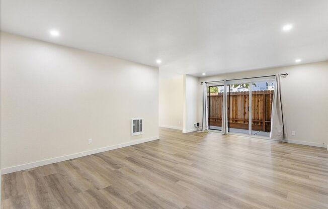 528 MERRITT AVE #103 - 2 bedroom | 2 bath | Lower unit