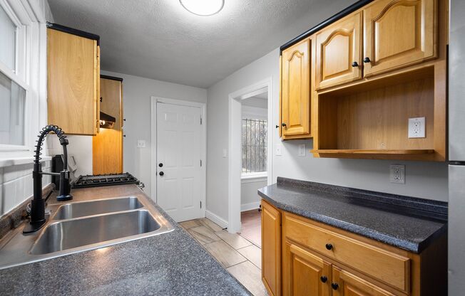 3 beds, 1 bath, $1,499