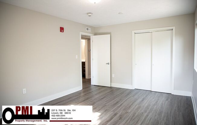 2 beds, 1 bath, $1,050, Unit 4001 Holdrege St. #7
