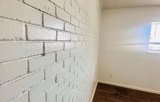 Look and Lease special for $1199!