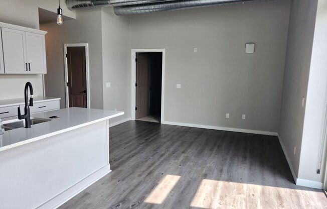 2 beds, 2 baths, 1,132 sqft, $1,650, Unit 402