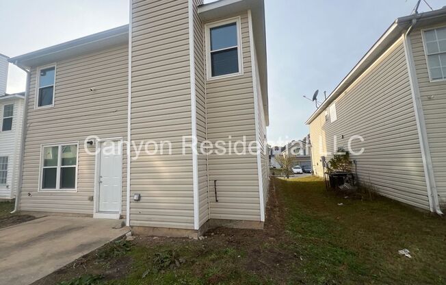 3 beds, 2.5 baths, $1,900