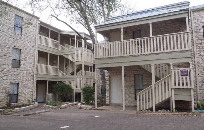 4401 Speedway- Free Cable and Internet-Available for August!