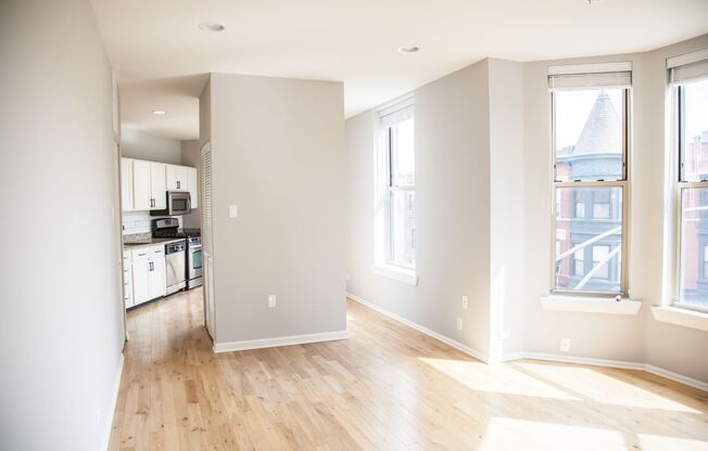 1 bed, 1 bath, 700 sqft, $2,495, Unit 3266 - 3E