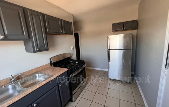 3725 W Grand Ave, Chicago IL 1N