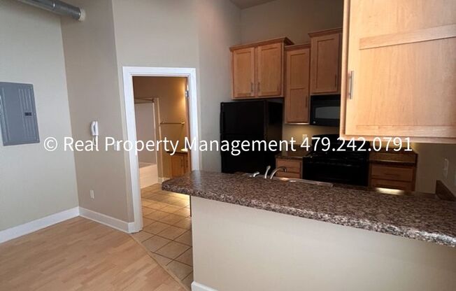 1 bed, 1 bath, $800, Unit APT #14