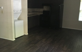 2 beds, 1 bath, 920 sqft, $1,050, Unit # 2