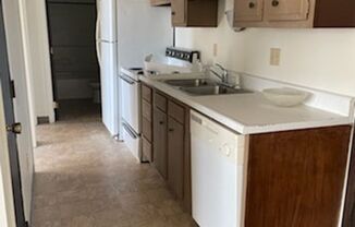 2 beds, 1 bath, $545, Unit 9A