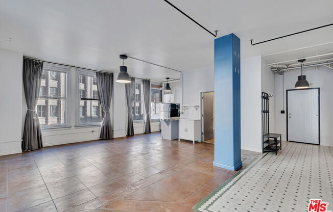 Studio, 1 bath, 650 sqft, $2,000, Unit 811