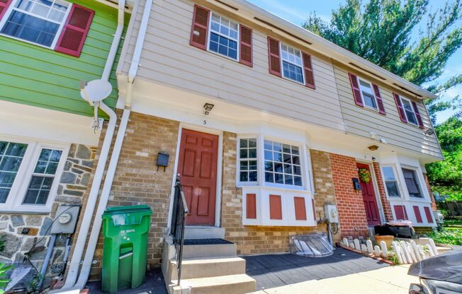 Move in ready 3 bedroom 2.5 Bath in Gaithersburg!