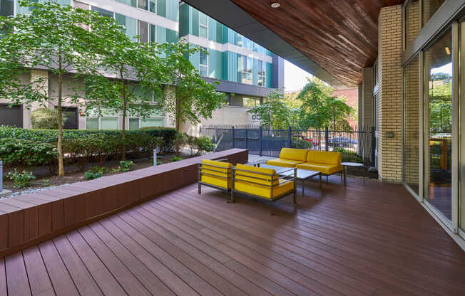 Courtyard Lounge