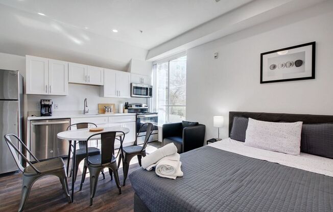 Studio, 1 bath, 360 sqft, $1,000, Unit 405