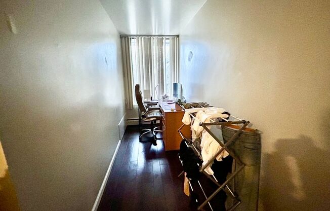 2 beds, 1 bath, 768 sqft, $2,440, Unit 328