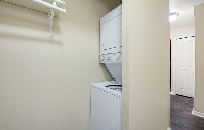 1 bed, 1 bath, 570 sqft, $1,675, Unit 1-109
