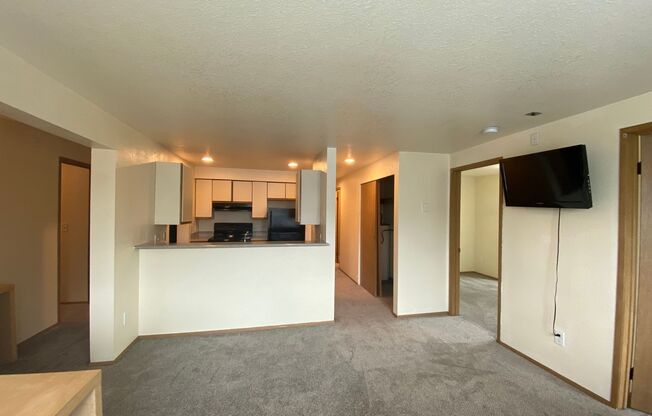 6 beds, 2 baths, $4,950, Unit 7/8