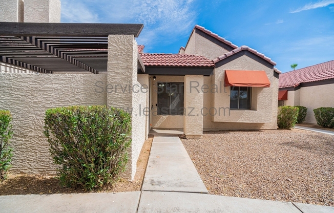 2127 E 10 ST
