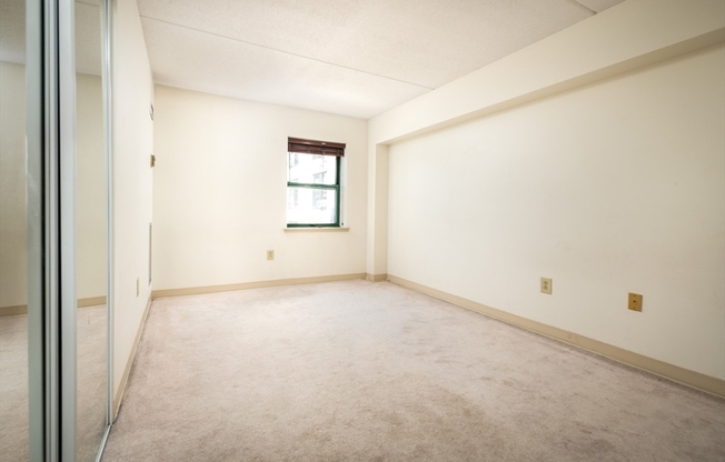 2 beds, 1 bath, 854 sqft, $4,200, Unit 4G
