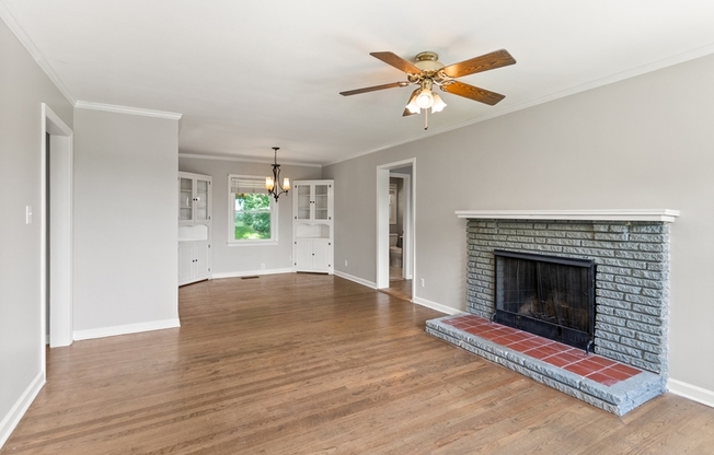 1405 BONITA DR NE