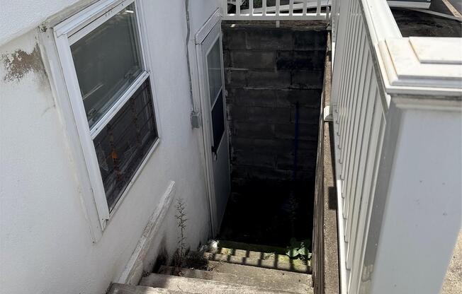 35 2 BRADLEY AVE