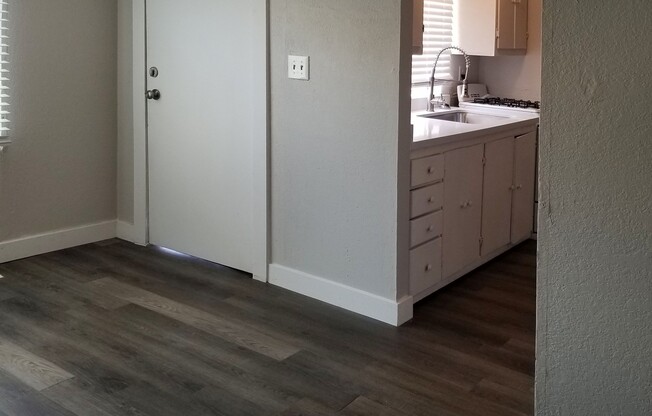 Studio Apartment with 1 bathroom!