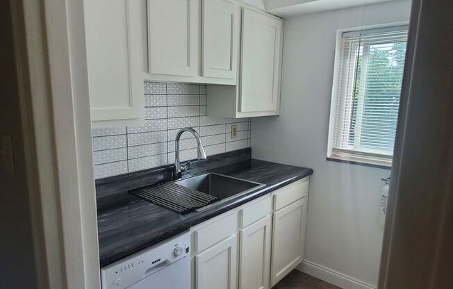 1 Glen Elm Dr