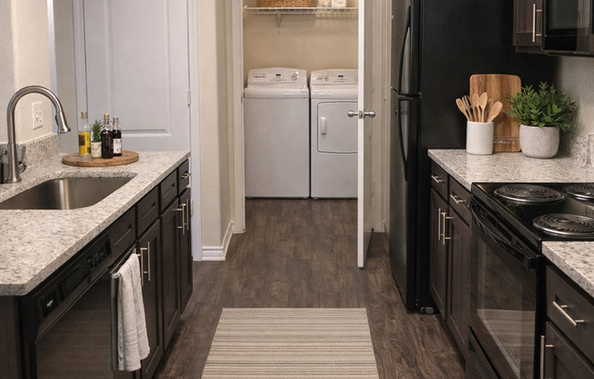 1 bed, 1 bath, 735 sqft, $1,195, Unit 0933