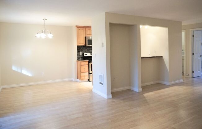 Mill Creek 3 Bedroom Ground Floor Corner Condo