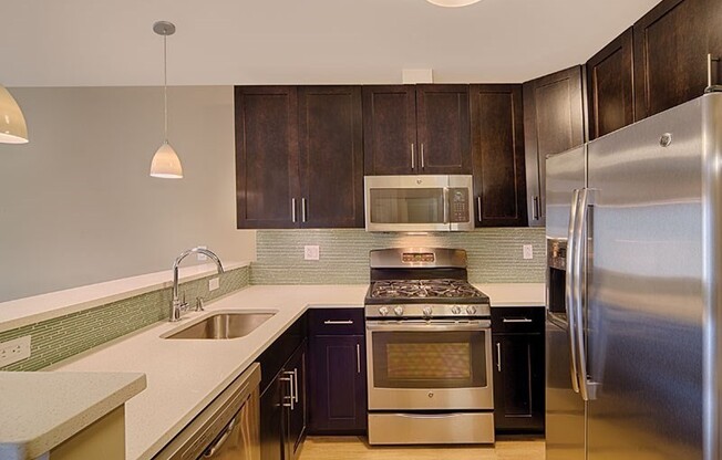 Studio, 1 bath, 614 sqft, $3,415, Unit 217