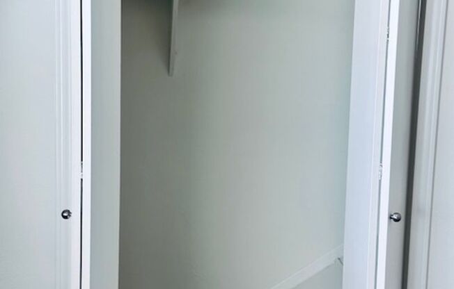 2 beds, 1.5 baths, 957 sqft, $1,675, Unit 105