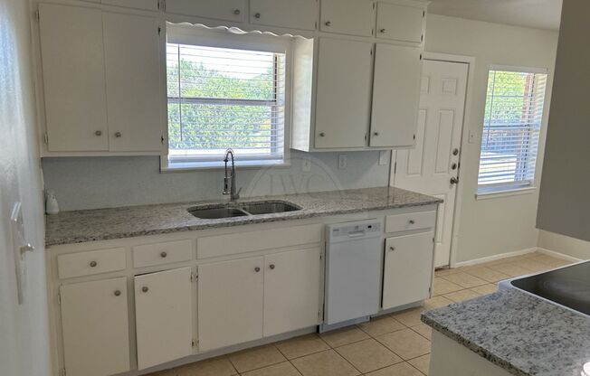 2 beds, 1 bath, $695, Unit 903 Main St. N. Unit C